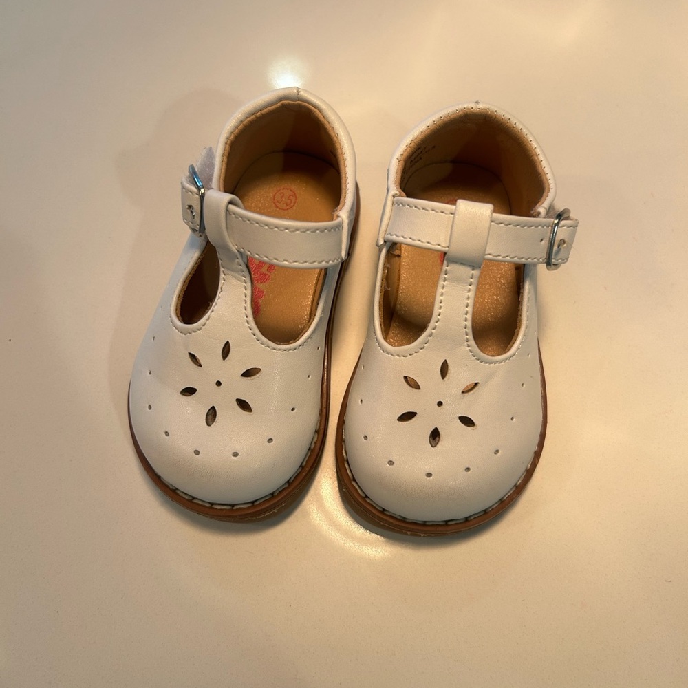 Toddler white shoes